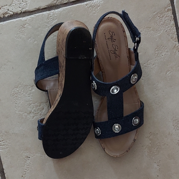 Like New Soft Style by Hush Puppies Denim Look with Accents - Picture 3 of 3